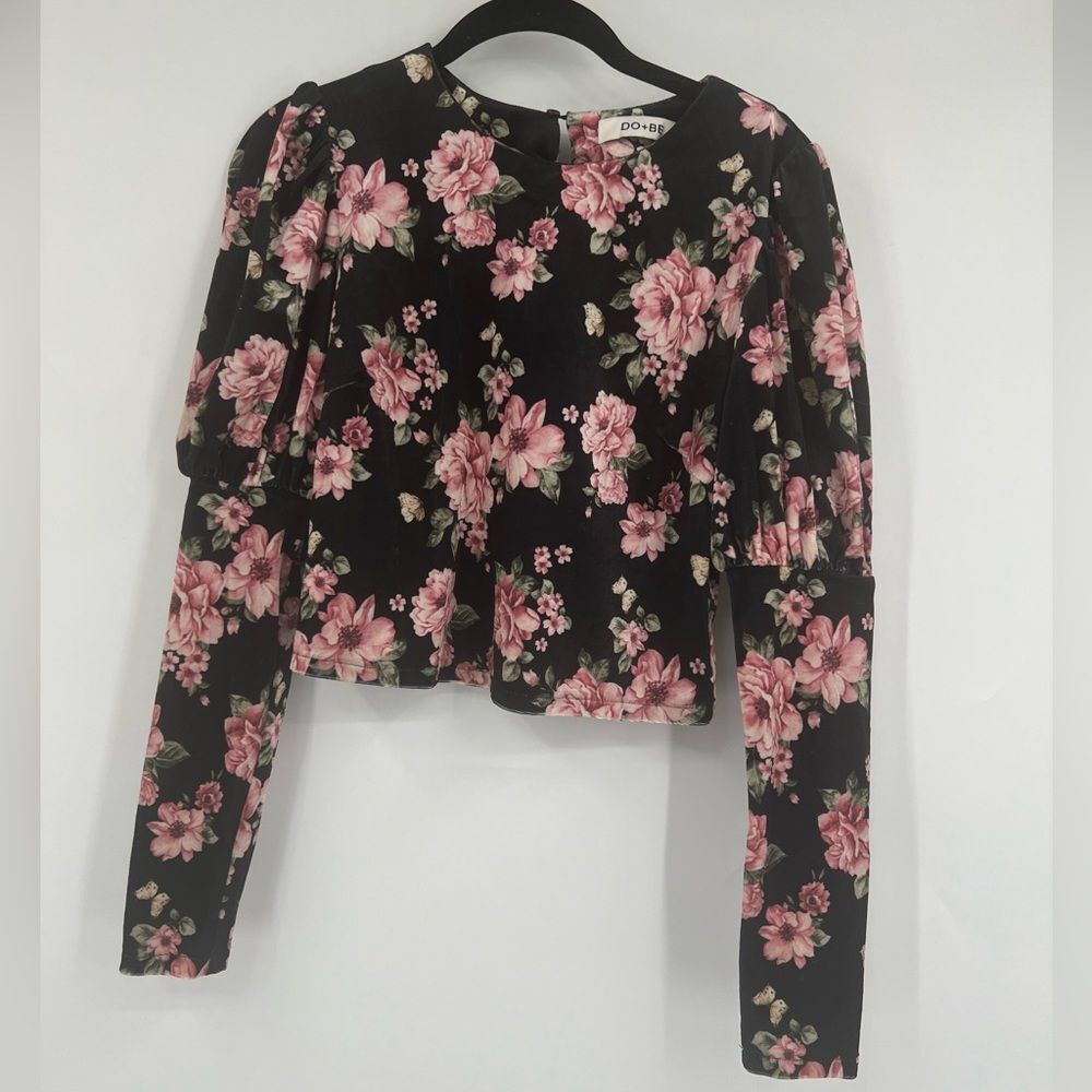 Do + Be Floral Cropped Long Sleeve Velvet Top Small